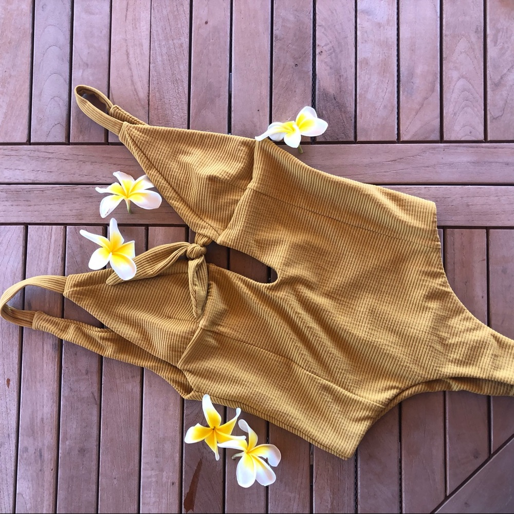 Worn once Benoa one piece